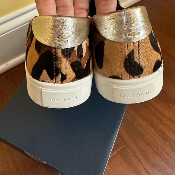 NIB ColeHaan Olson Sneaker in Camouflage calf hair leopard size 7.5 - Picture 5 of 6